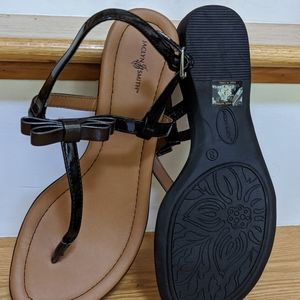 Jaclyn Smith Black Sandals
